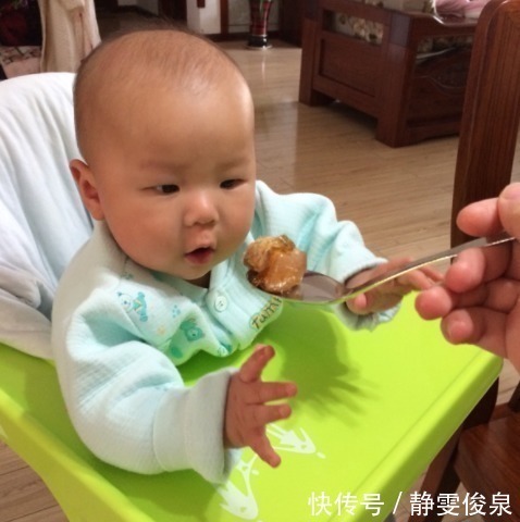 辅食|宝宝满6个月后,这种食物要及时添加,过早伤脾胃,过晚营养不良
