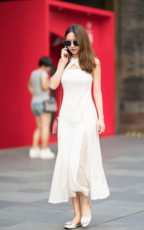 小姐姐|街拍:小姐姐风韵十足,晔晔照人!