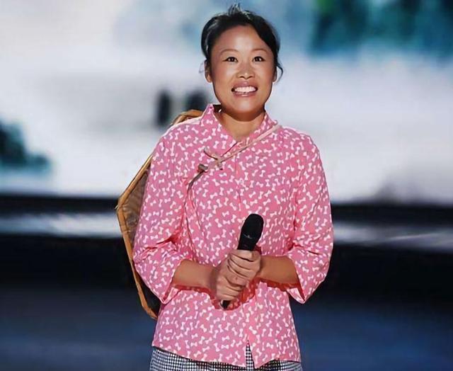 草帽姐的堕落史:从一夜爆红荣登春晚到销声匿迹,她究竟做了什么?