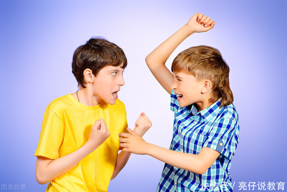 育儿专家：情商低的孩子，从小会有这四个表现，家长要及时纠正