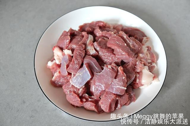 带来|饺子肉馅里打水,错了!头伏饺子二伏面,今天带来个不一样的饺子