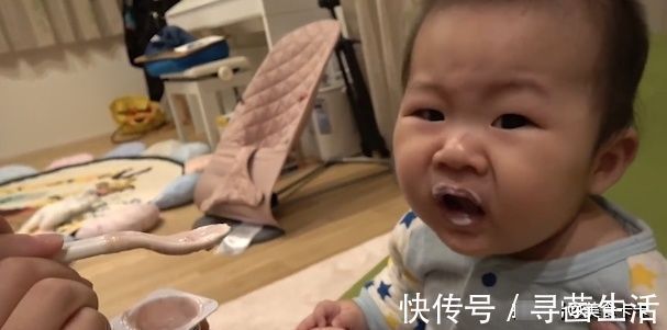 妹妹|姐姐将冰激凌搅一搅就给妹妹,可怜的妹妹小脸都要挤到一起了