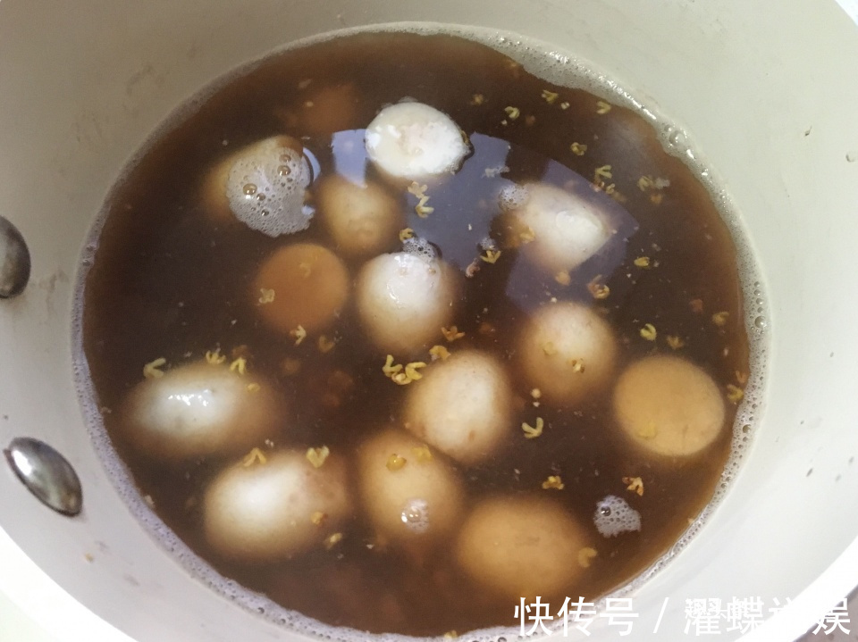 秋天,女人常喝这碗汤最养人,三块钱一碗,下火润燥又养颜