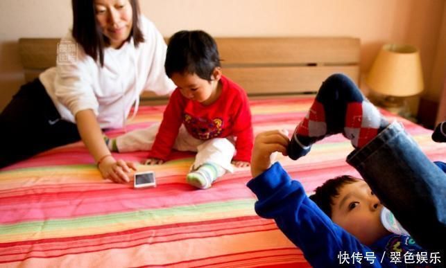 孩子|儿科医生家长的3种睡前带娃习惯，让娃将来难长个，别不在意