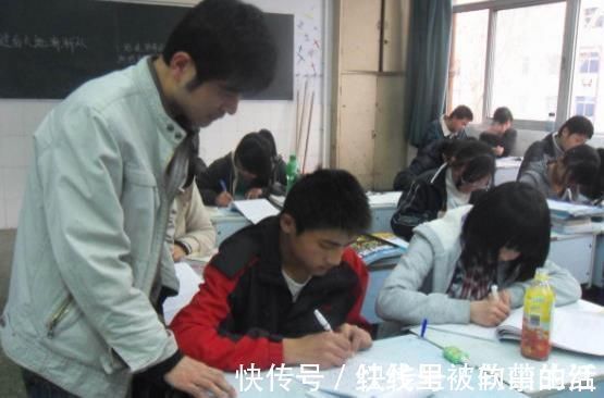 高中生$高中生独创“刺猬”字体,好像容嬷嬷附体,老师看完直呼“扎心”