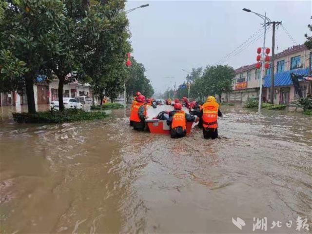 救助|湖北414名消防指战员抵达河南参加救援 救助转移群众176人