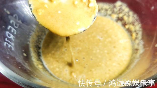 搅拌均匀|调芝麻酱时,千万别只加水调,大厨教你一招,口感香浓顺滑,真香