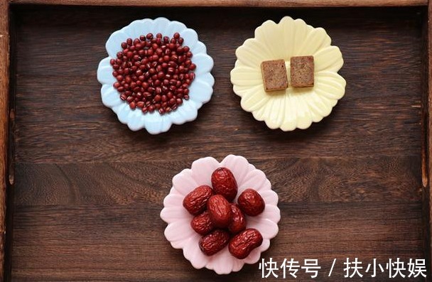 红豆红枣汤|80岁奶奶1个自用方,3味食材,补脾补血,脸色红润不涂胭脂也很美