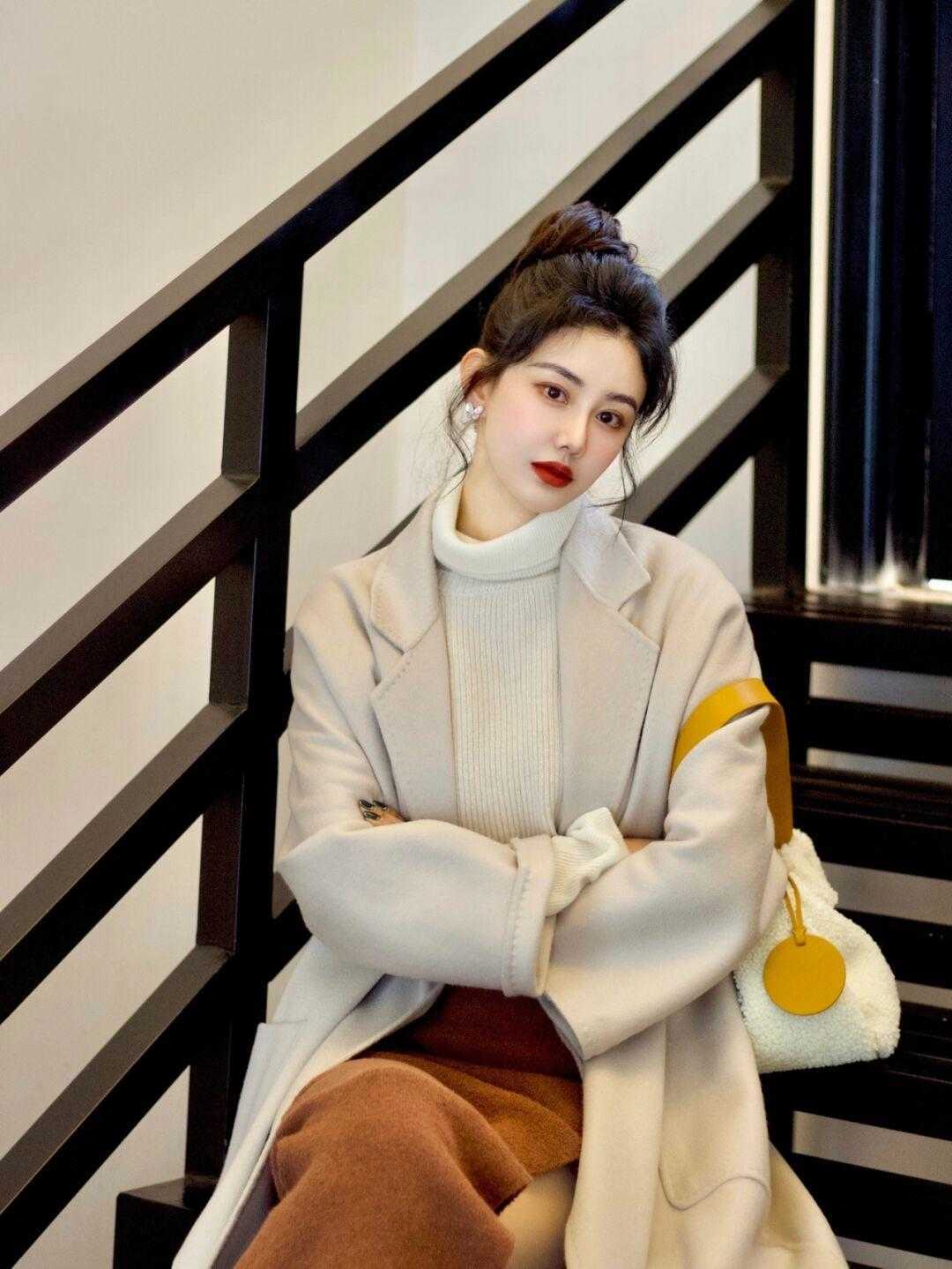 毛领|收起长款大衣吧!小众高端才够惊艳,贵气知性