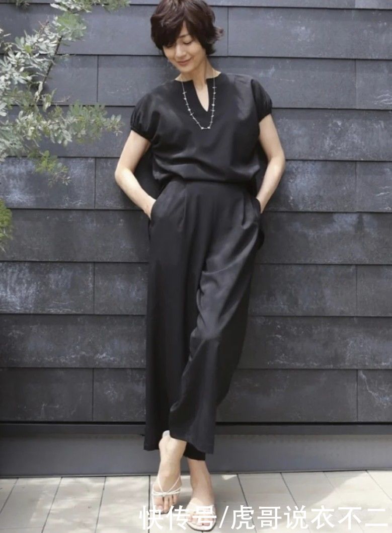 大龄主妇|女人年过50穿衣忌大红大绿，学日本大龄主妇这么搭，不老气不扮嫩