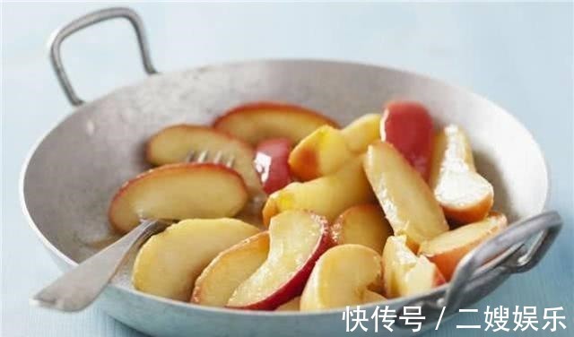 苹果皮|“一天一苹果,医生远离我”,可吃生苹果还是熟苹果,老人要吃对