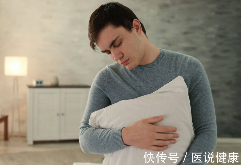 日常生活中|晚上睡觉经常醒,或是这“5处”出问题了,及时调理,不能轻视