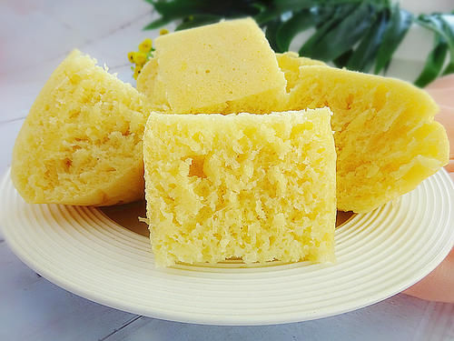  玉米面|孩子最爱的发糕，全程免手揉，蓬松暄软不粘牙，比面包还好吃！