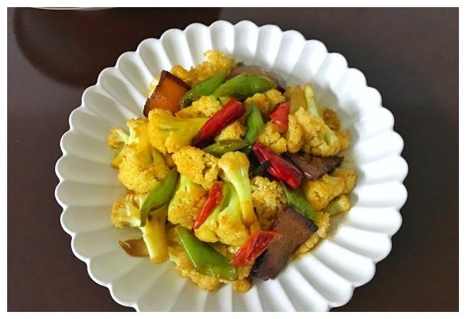 姐姐来吃饭，5菜1汤，不过百元，姐姐家的味道胜过山珍海味
