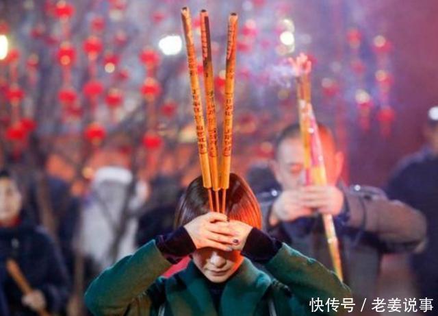 烧香插三炷，拜佛拜三拜，“三”有何讲究