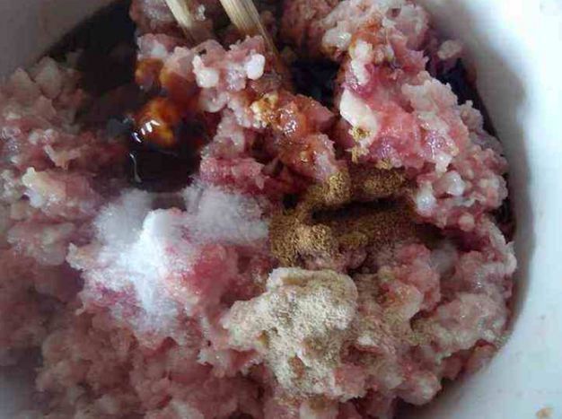 拌馅,油盐顺序不能错!很多人弄错,难怪馅不香,又干又柴不入味