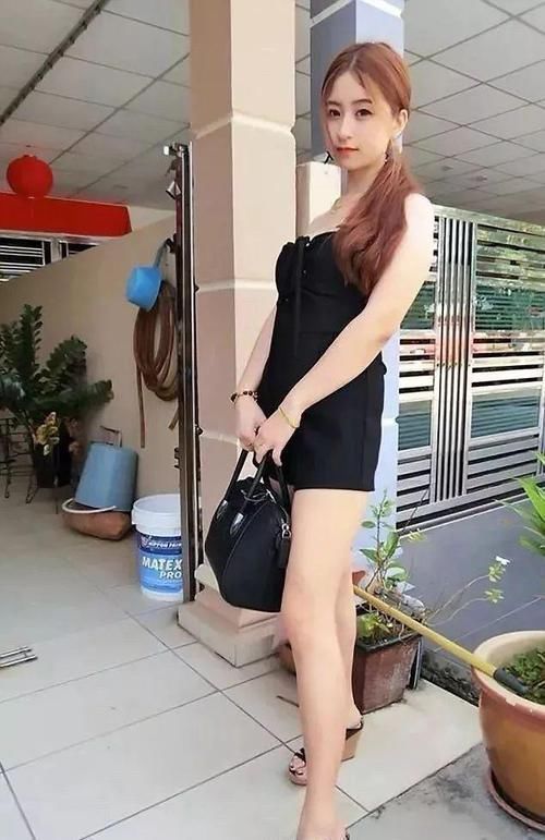 妈妈|四胞胎妈妈身材“太好”走红网络，她掀起衣服后，网友都捂住了嘴