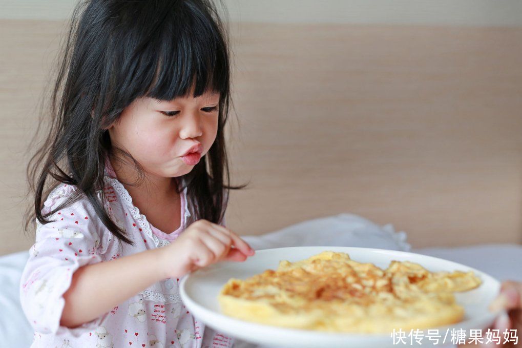 孩子|两岁宝宝的主食变“大人饭”，儿科医生指出问题，宝妈幡然醒悟