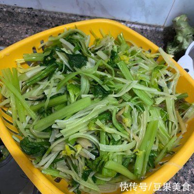  炒饭|据说这个时候吃瑶柱香芹炒饭，是最好的