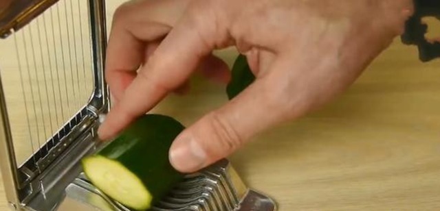 国外发明切片神器，一售卖就遭疯抢，国内网友看后忍不住乐了