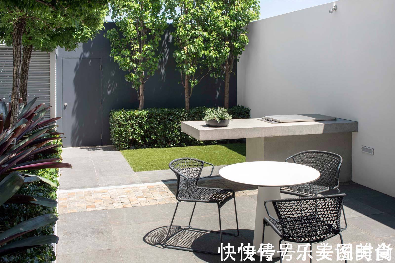 小花园|30㎡上下庭院如何设计？这种精致的治愈系现代风小花园，太好看啦