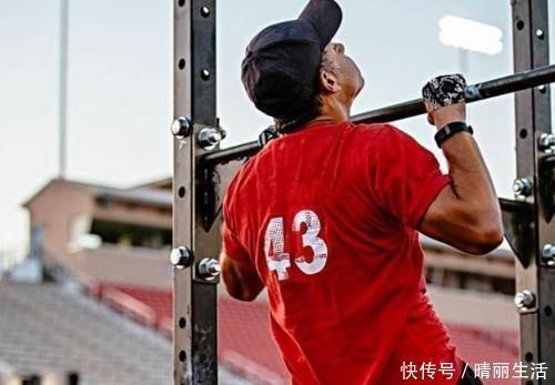 引体向上|男人经常做“引体向上”，不出半年，4个“喜人”变化不请自来