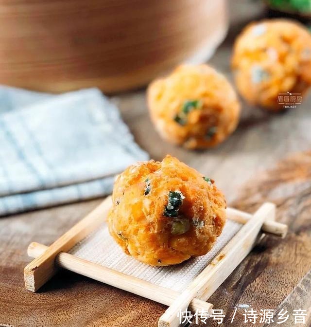  冰箱|冰箱里的剩馒头，换个花样做，外酥里嫩，个个金黄，简直好吃上天