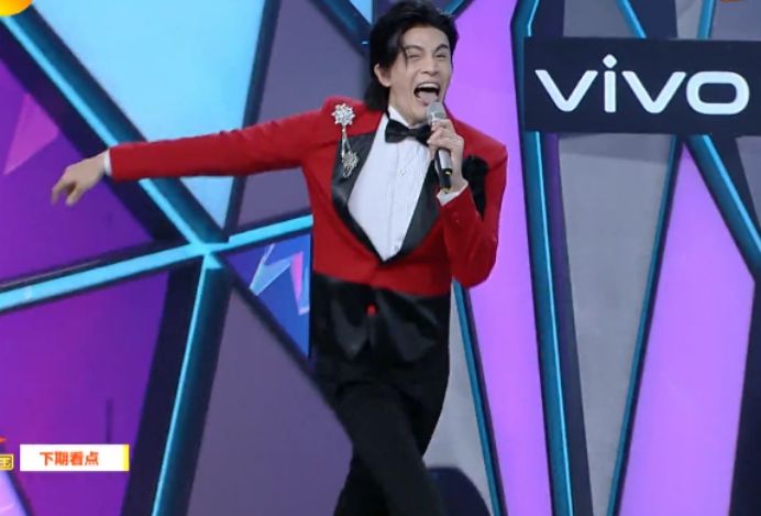 《快本》下期阵容强大，谢娜孕期回归模仿田震，故意耍大牌引争议