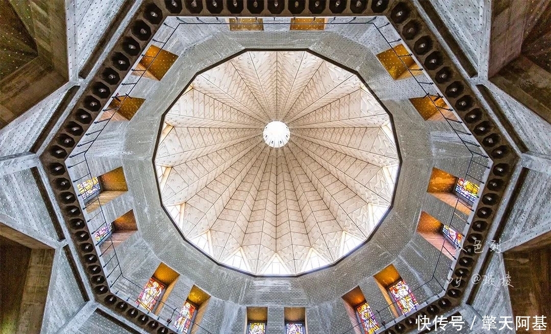 一个远在中东的教堂,里面竟然有来自中国的圣母像,而且形似妈祖!