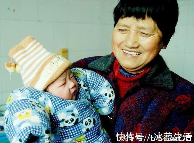 生物钟|孩子从小和谁一起睡觉,会影响他长大后的性格,家长要心里有数