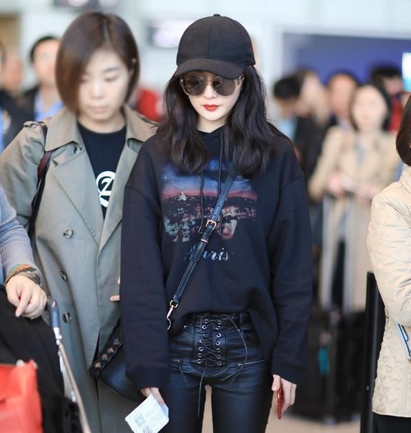 牛仔外套|我想穿帽衫, 还不想像假小子! 这种7种穿法不仅优雅, 还能显气场