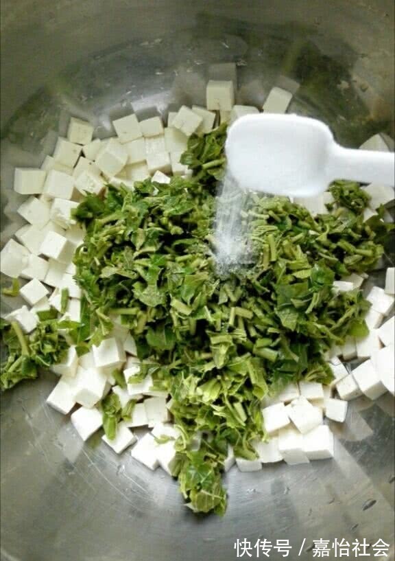 开胃菜|香椿拌豆腐，开胃解馋，味道鲜美