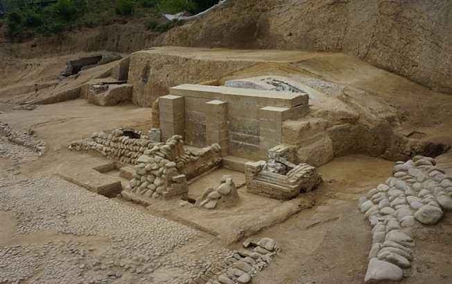 村民修房挖出南宋古墓,考古学家看到墓志铭后,大骂墓主不要脸