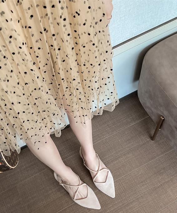 脚带 凉鞋不一定要选细跟的,粗跟不但稳健时尚还在众多细跟中脱颖而出