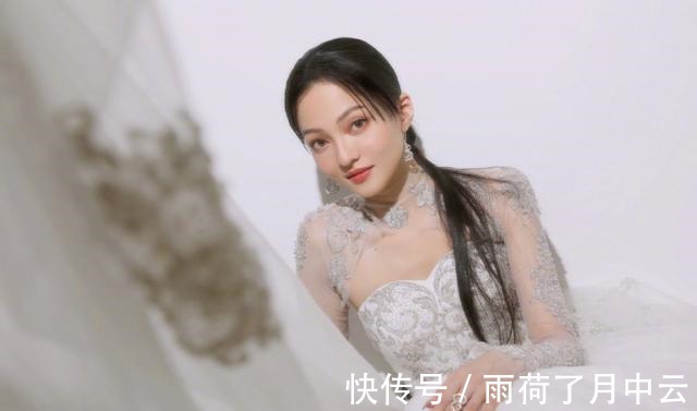 國慶晚會|張韶涵2021央視國慶晚會禮服