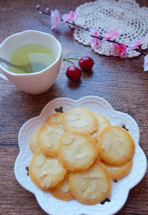在家自制瓦片酥,咬一口酥掉渣,吃了还想吃