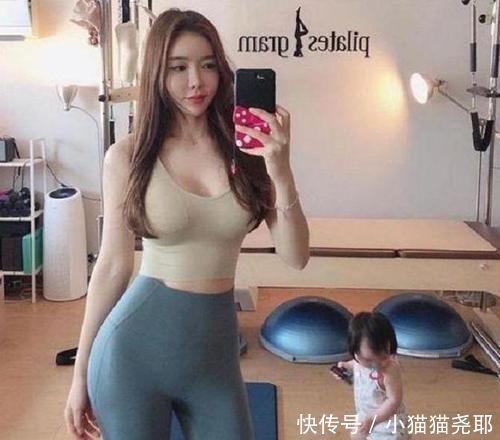 普拉提|90后年轻辣妈晒娃，没想到自己却成为焦点，“马甲线”让人羡慕