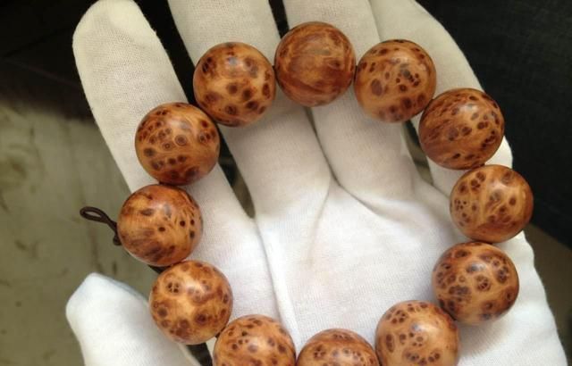  谁还说盘手串不用戴手套？看看这篇文章吧，你会改变主意的！