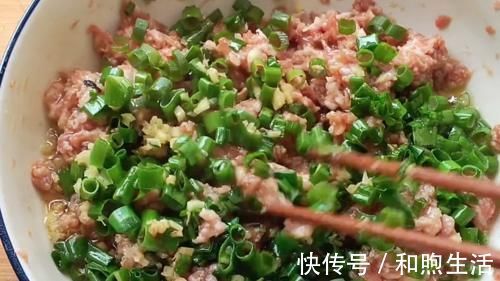 松软|外面6块钱一个的鲜肉火烧，在家就能做，做馅是关键，松软又多汁