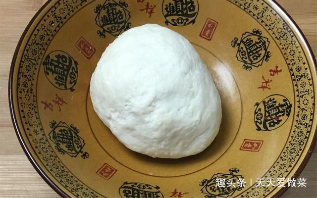 外皮酥脆，柔软蓬松的老式小酥饼，做法比例详细，比买的好吃