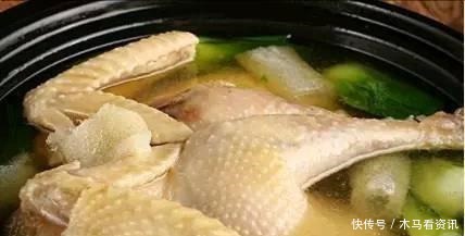 炖鸡汤|炖鸡汤,很多人第一步就错了,难怪鸡肉又柴又腥,汤不浓也不好喝