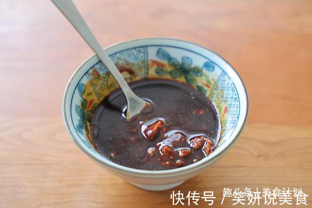 五花肉别红烧了,教你懒人吃法,一碗酱汁就搞定,鲜香入味