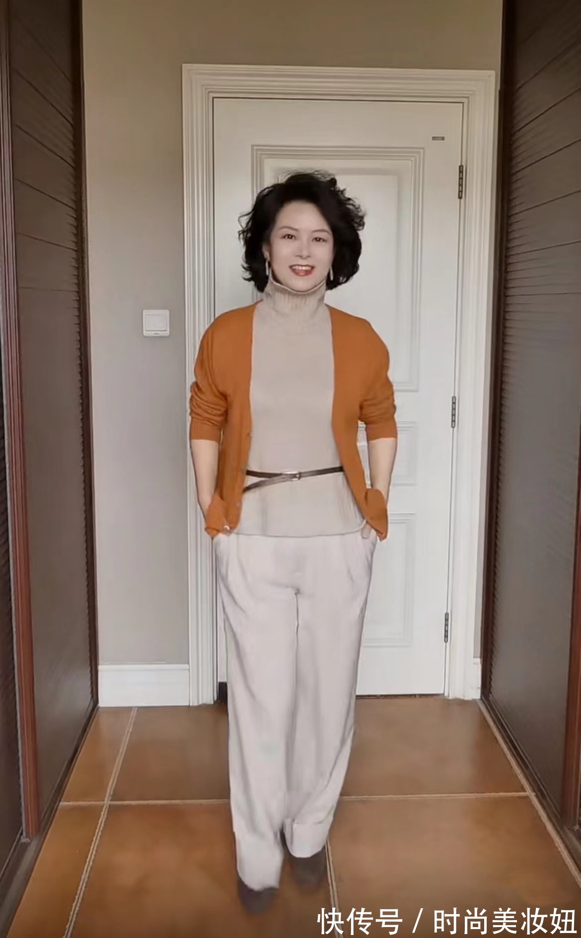 色彩 50岁女人要打扮得高级,分享超实用的3种配色秘诀,每一套都超美