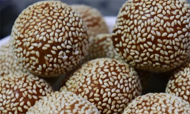 想吃红豆沙麻团不用出去买,详细做法告诉你,学会都可以摆摊了