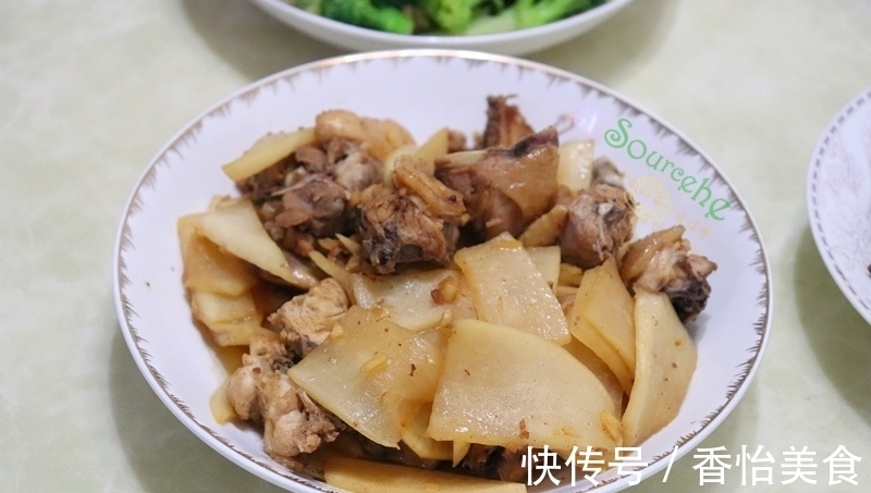 西兰花|一家五口的晚餐,四菜一汤一道凉拌菜不足100元,婆婆直夸我贤惠