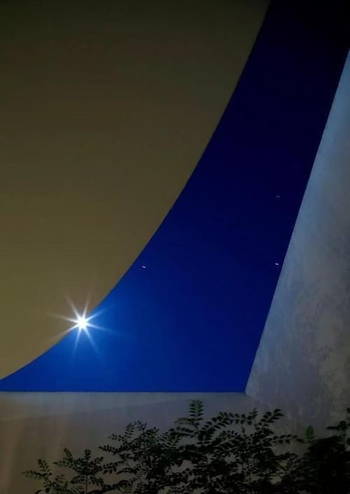 庭院|38㎡小户型,一半面积是庭院,到了晚上才知道这样设计有多高级!