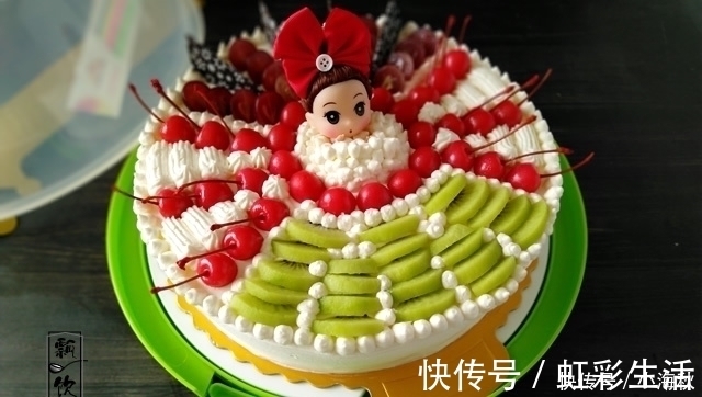 幼儿园的侄女生日,抬举姑姑给做生日蛋糕,结果受全班小朋友欢迎