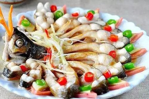 家里来客,3个凉菜,5个热菜,2个油炸,简单易学摆一桌!