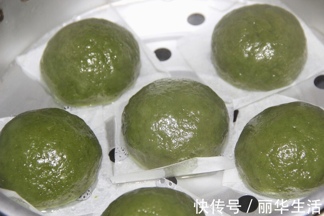 咸蛋黄|想吃青团不用买，教你用艾叶自己做，软糯清香不粘牙，好吃又好做