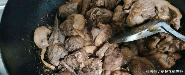 烧鸭|我家的晚餐-萝卜烧鸭.平菇豆腐,萝卜咸中带甜,比鸭肉好吃